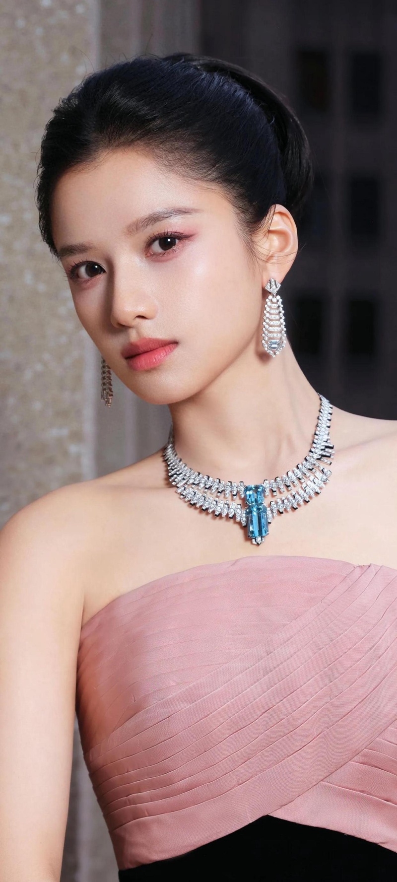 张婧仪